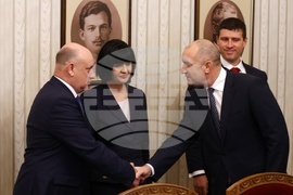 Президентство - „Величие“ - консултации