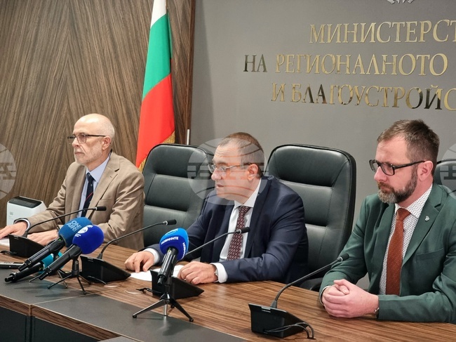 Регионалният министър в оставка съобщи, че се отчита рекордна събираемост на приходите от пътни такси в размер над 1 млрд. лева