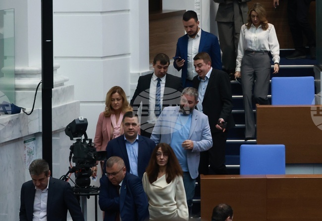  Депутатите излизат във ваканция от 22 декември до 10 януари съгласно правилника на Народното събрание 