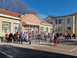 Шумен - благотворителен базар и концерт - Начално училище „Илия Р. Блъсков“