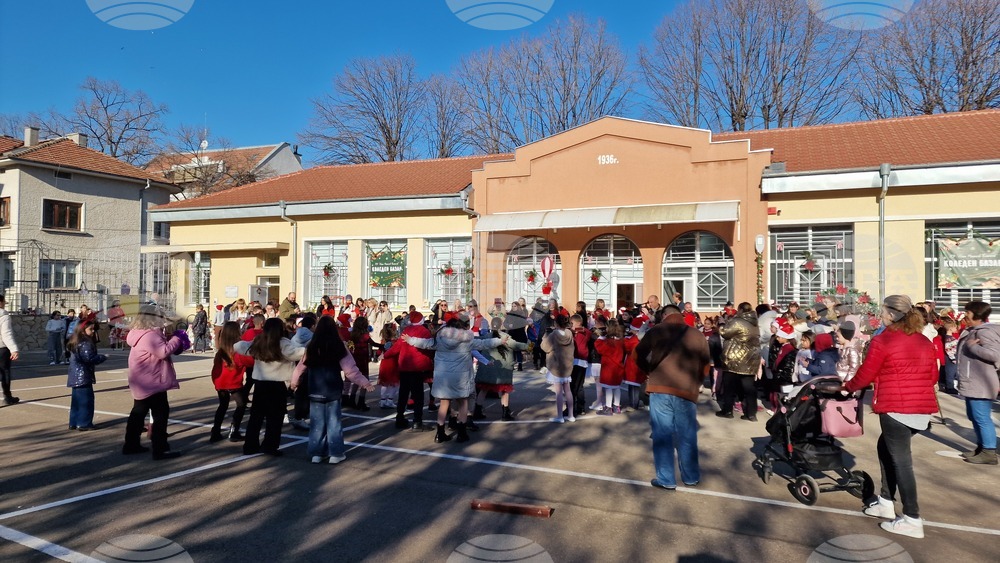 Шумен - благотворителен базар и концерт - Начално училище „Илия Р. Блъсков“