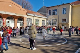 Шумен - благотворителен базар и концерт - Начално училище „Илия Р. Блъсков“