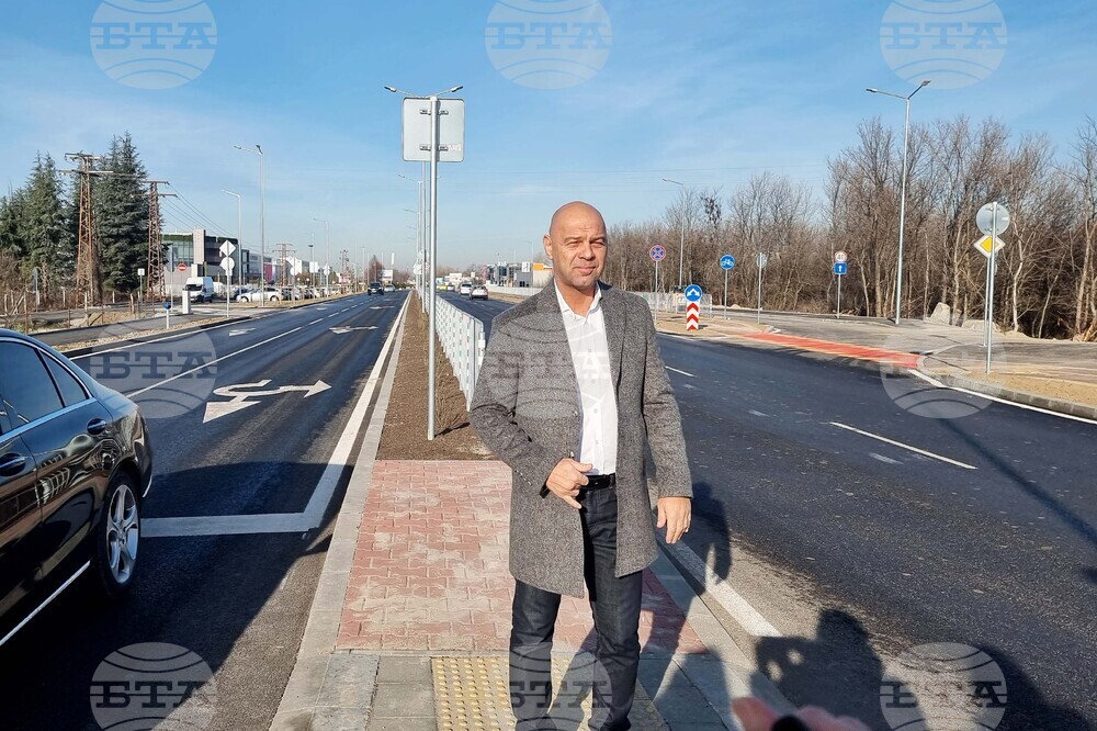 Кметът на Пловдив Костадин Димитров официално откри ремонтирания участък от Голямоконарско шосе