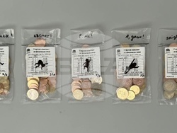 15 артисти отбелязват края на Епохата на лева с изложбата „Време за пари“. Снимка: Екипът на събитието