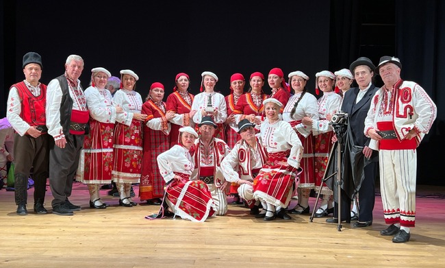 Танцьори от Фолклорната група „Пъстър хоровод“ в Коядо Виялба взеха участие в Международния фолклорен фестивал в испанския град Аревало