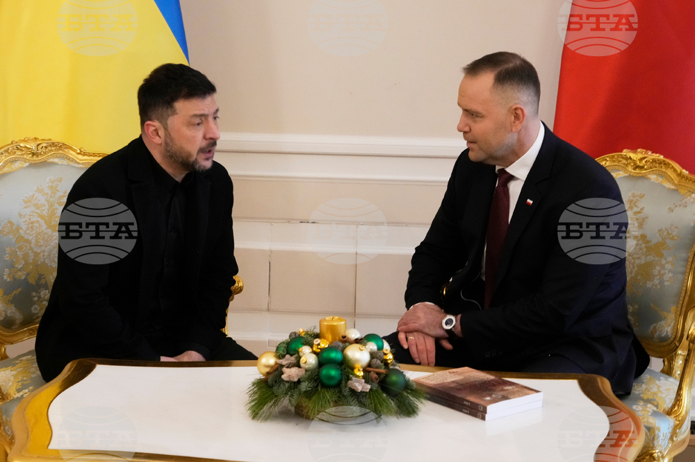 Навроцки обвини украинците в неблагодарност, Зеленски го увери в признателността им