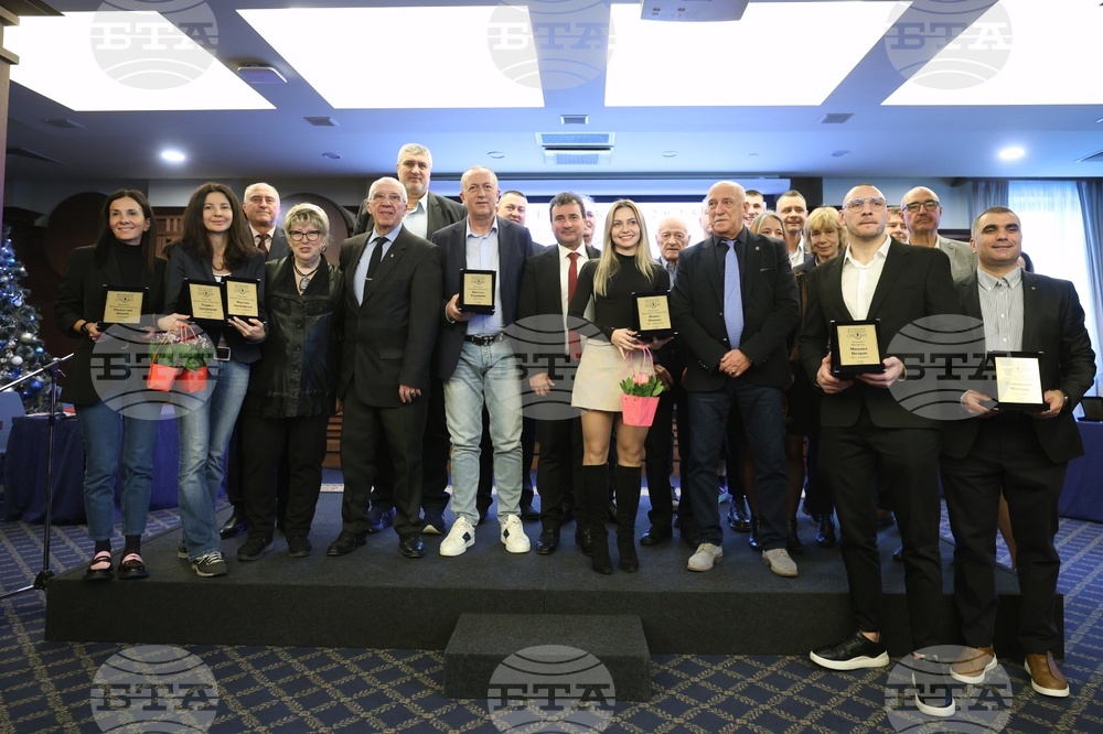 „Спортен Икар“ - отличия - връчване