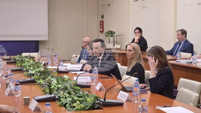 Общото събрание на Националния фонд за декарбонизация проведе първото си заседание в Министерството на енергетиката 