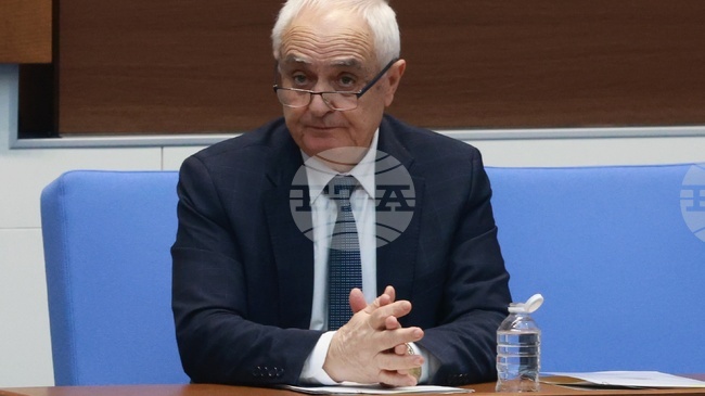 Министерството на отбраната е сключило рамково споразумение за доставка на над 4000 пистолета за Сухопътните войски, каза Атанас Запрянов