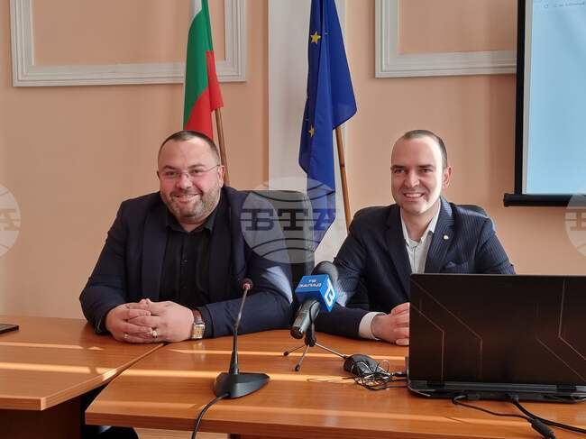 Отчет за свършеното за последните две години представиха кметът на Кюстендил Огнян Атанасов и председателят на Общинския съвет Димитър Велинов