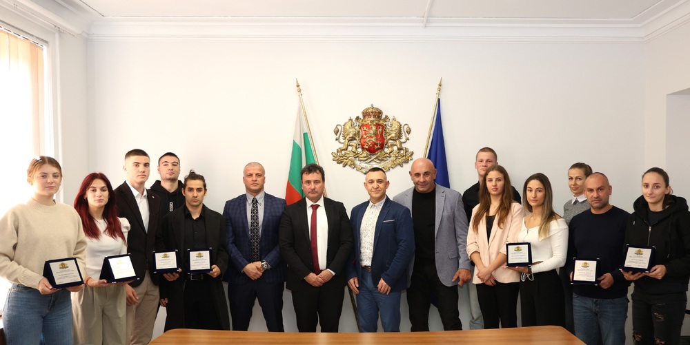 Заместник-министър Димитър Георгиев към световните шампиони по кикбокс: „Вие сте пример за упоритост, дисциплина и отдаденост“