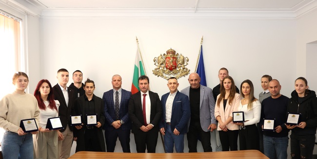 Заместник-министър Димитър Георгиев към световните шампиони по кикбокс: „Вие сте пример за упоритост, дисциплина и отдаденост“