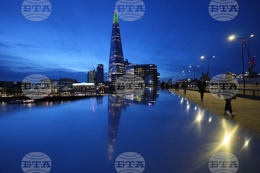 Сметките за електроенергия на повечето британци се очаква да са по-ниски от април, съобщи регулаторен орган