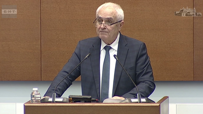 Ще бъде направен анализ на състоянието, натовареността и възможностите за развитие на военните клубове, каза министърът на отбраната в оставка Атанас Запрянов