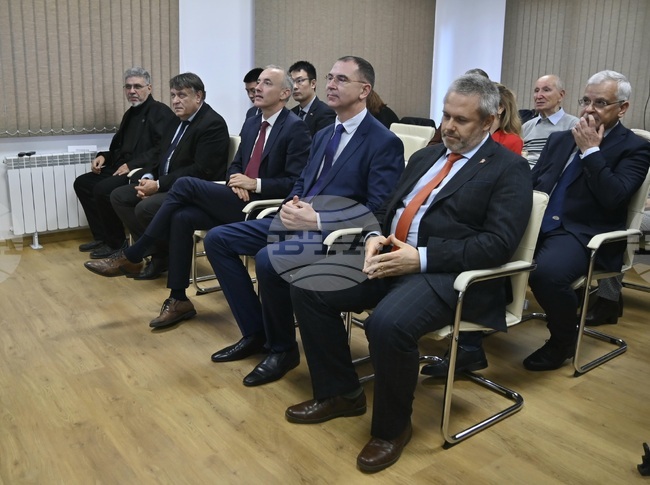 Учебна сграда на центъра за квантови технологии - откриване