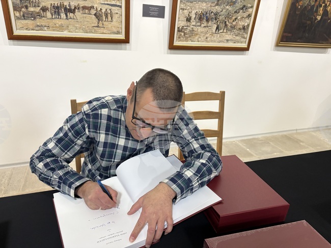 Книга, посветена на самоковския художник Наум Хаджимладенов, беше представена в галерия „Проф. Васил Захариев“ в града 