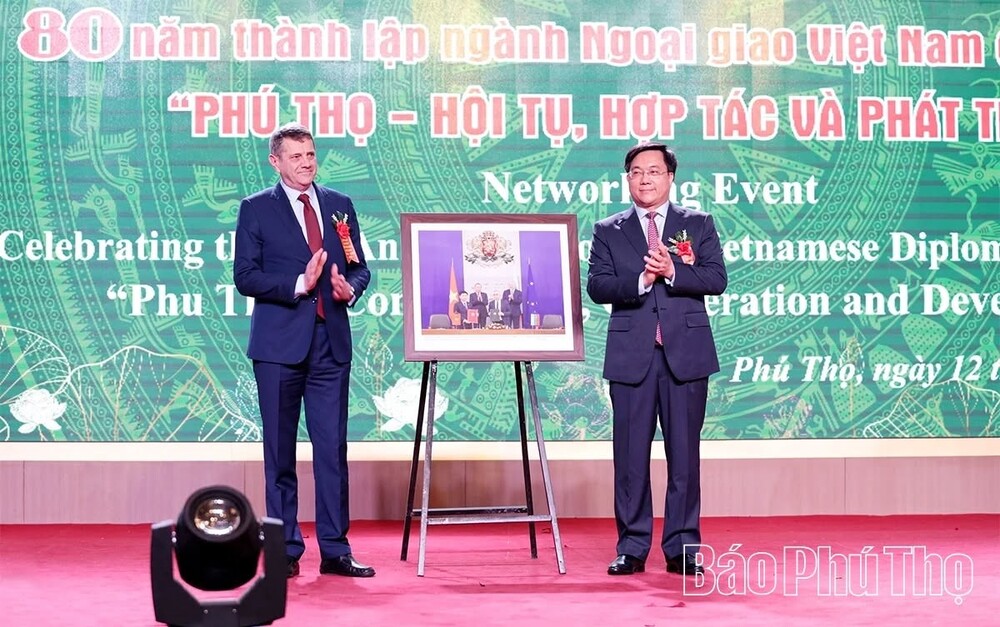 Българският посланик във Ханой взе участие в среща, посветена на годишнината от създаването на дипломатическата служба на Виетнам