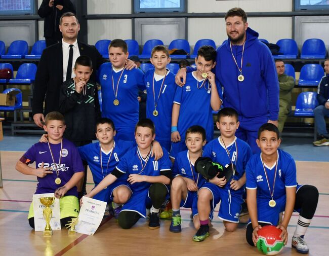 Коледен турнир по футбол за Купа „Община Ловеч“