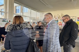 Гурково - училище - благотворителен базар