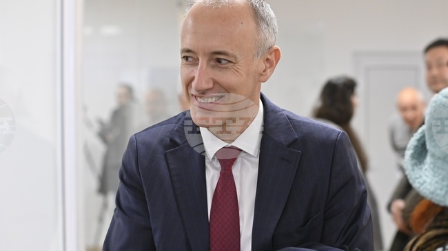 Всички учители в момента преминават обучение за преподаване в STEM среда, каза министърът на образованието в оставка Красимир Вълчев