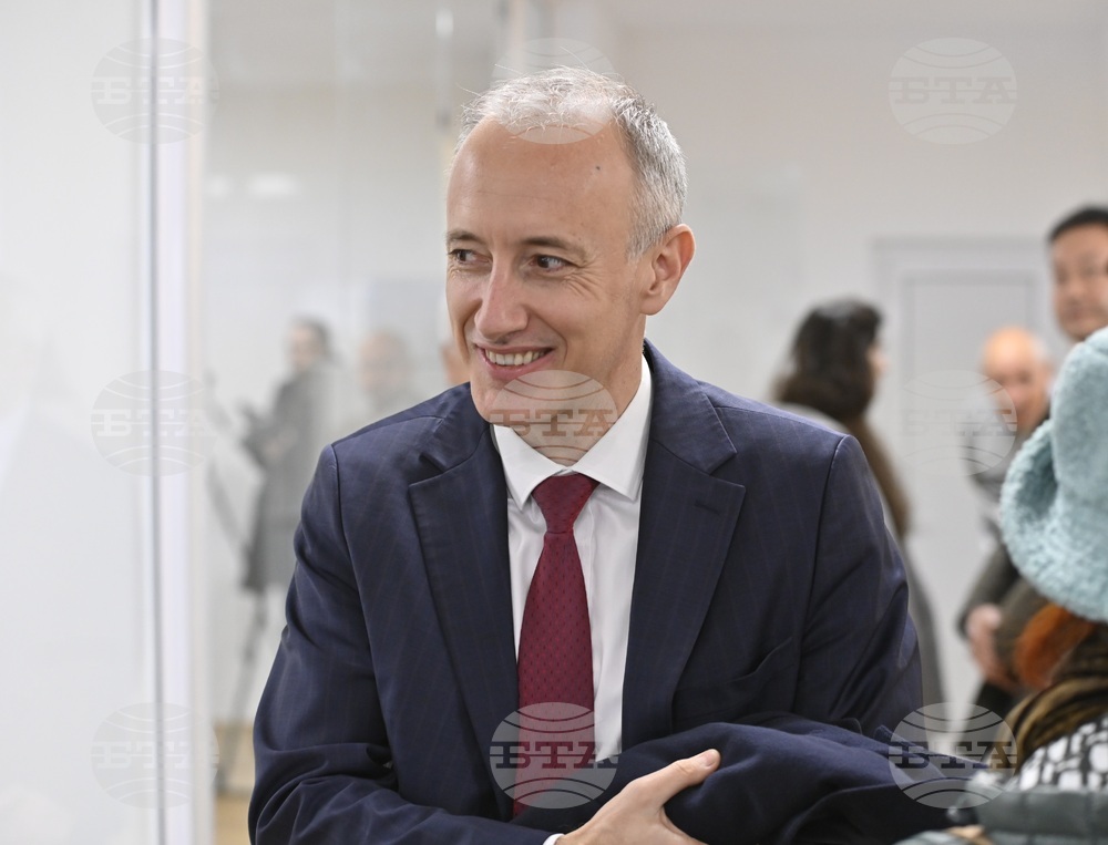 Ако искаме България да бъде високотехнологична държава, трябва да имаме школа в областта на квантовите технологии, каза Красимир Вълчев