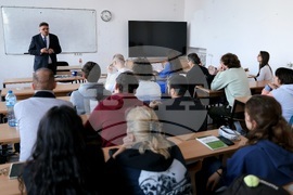 Център за източни езици и култури - списание ЛИК