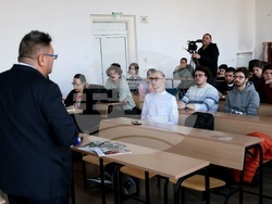 Център за източни езици и култури - списание ЛИК