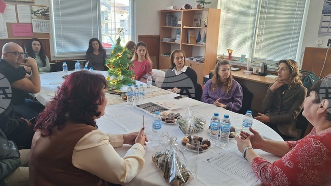 Хора от уязвими групи от Пазарджишко ще имат възможност за ограмотяване и квалификация по проект на Професионалната гимназия по фризьорство и ресторантьорство