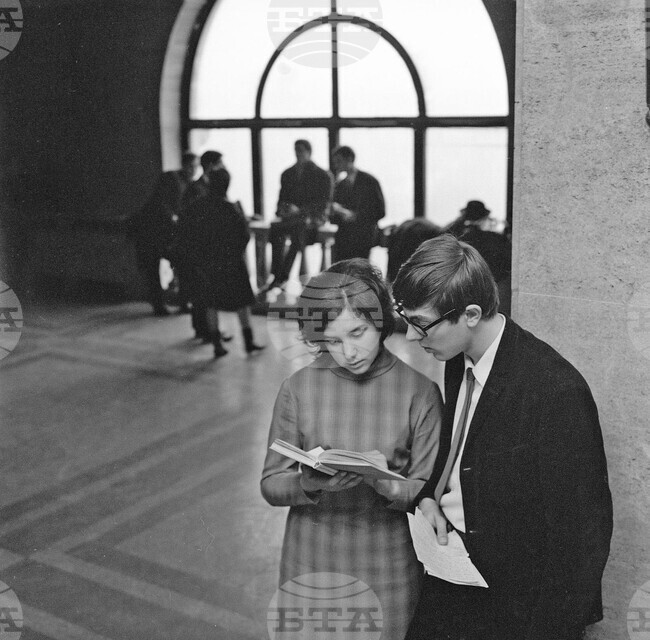 Софийския университет „Св. Климент Охридски“ по време на зимната сесия през 1967 година