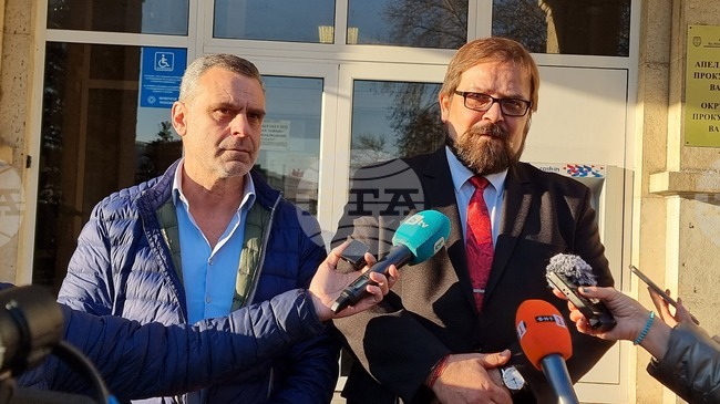 Във Варна са задържани трима мъже, открили нов начин за източване на пари от чужди сметки - QR фишинг