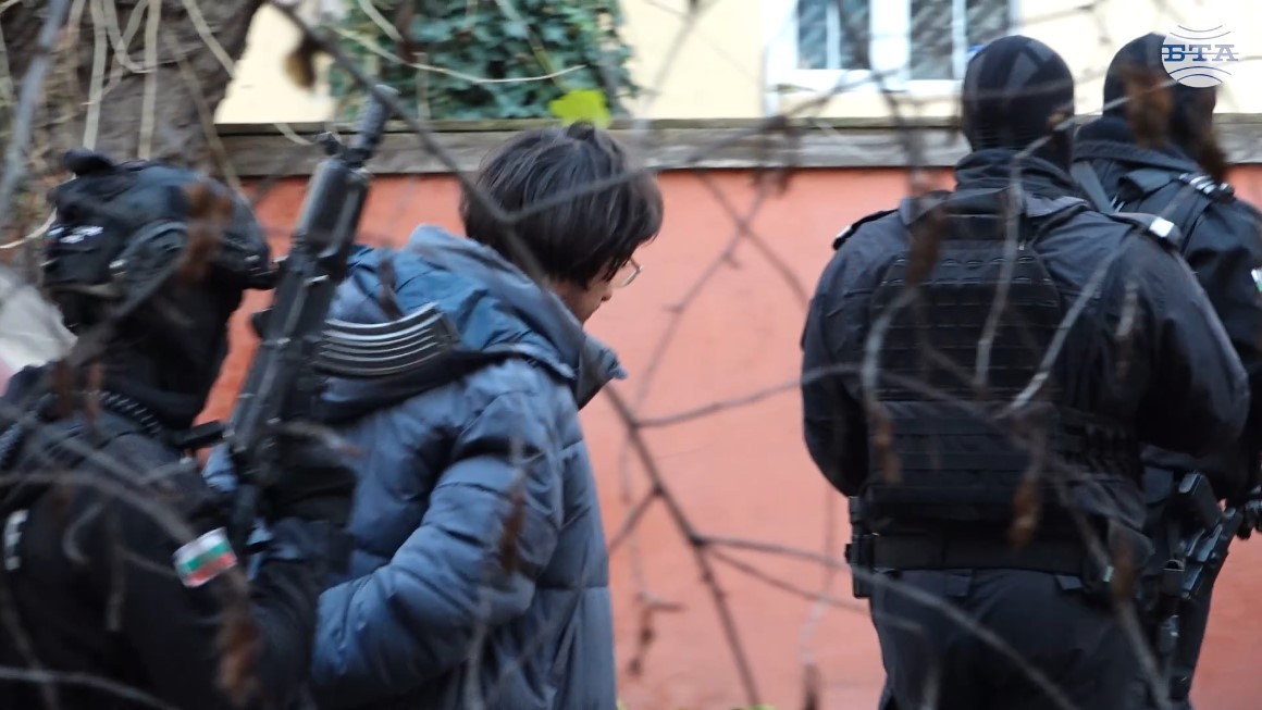 Полицията задържа 29-годишен мъж в София заради данни, че е споделял файлове с порнографско съдържание с малолетни и непълнолетни