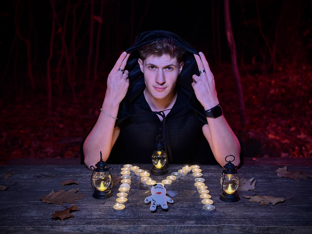 Колкото повече се опитваш да се предпазиш, толкова по-дълбоко потъваш в чувствата си, казва певецът Мишел