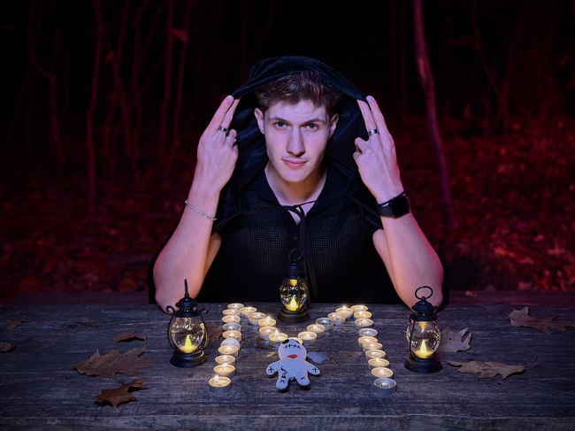 Колкото повече се опитваш да се предпазиш, толкова по-дълбоко потъваш в чувствата си, казва певецът Мишел