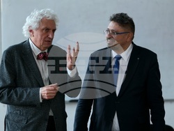 Център за източни езици и култури - списание ЛИК