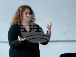 Център за източни езици и култури - списание ЛИК