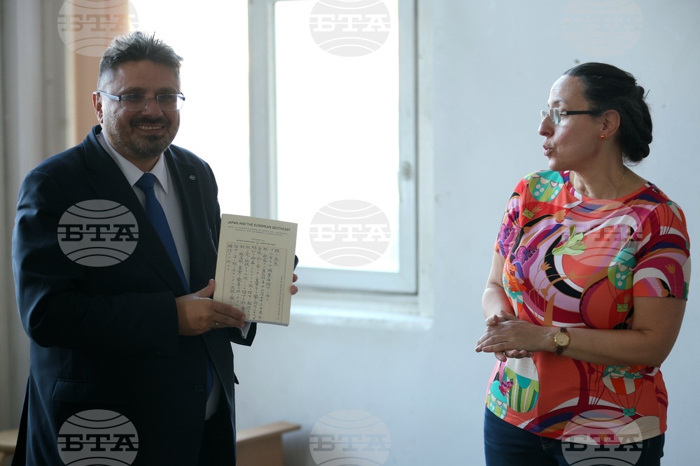 Център за източни езици и култури - списание ЛИК