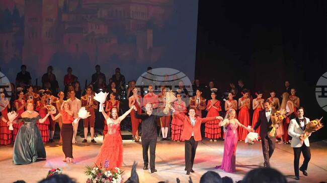 Броени месеци след премиерата си спектакълът "Сарсуела - огън и страст" стъпва за първи път на сцената на бургаската опера