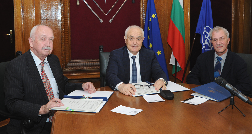 Колективен трудов договор за периода 2026 – 2027 г. бе подписан в Министерството на отбраната