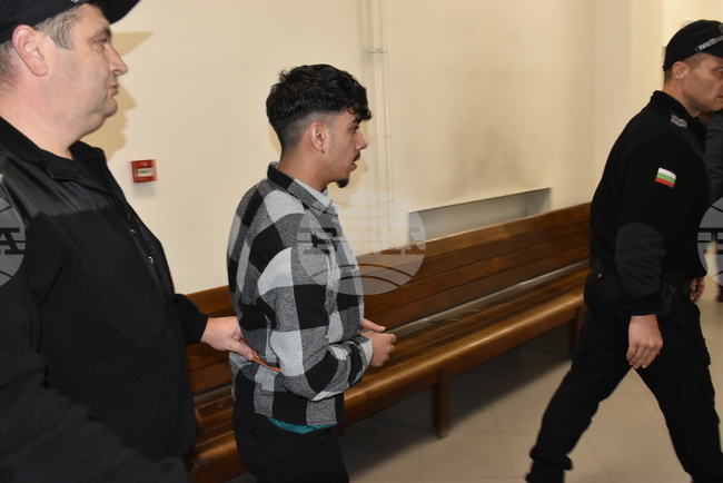 Окръжният съд в Хасково наложи мярка "Задържане под стража" на трети сирийски гражданин за отвличане и държане в плен на семейство мароканци