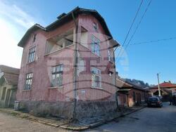 Село Шишковци - Яглева къща - Владимир Димитров-Майстора