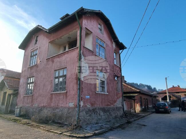 Село Шишковци - Яглева къща - Владимир Димитров-Майстора