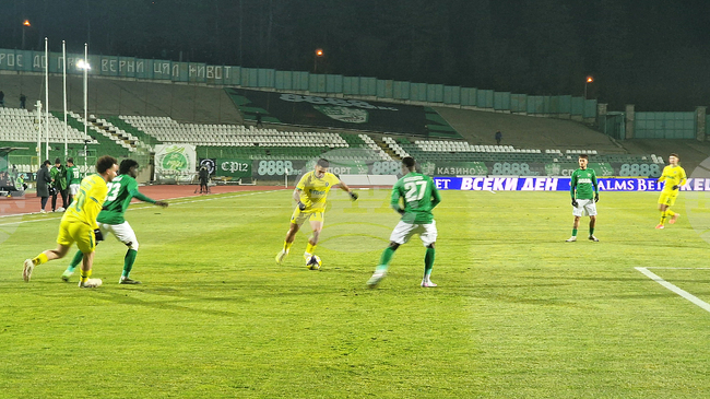 Лудогорец победи Берое като гост в последния мач за годината от футболната Първа лига
