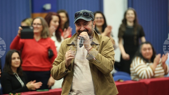 Стефан Вълдобрев пя за служителите на БТА