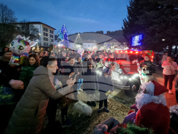 Трън - Дядо Коледа - посещение с ретроавтомобил