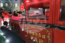 Трън - Дядо Коледа - посещение с ретроавтомобил