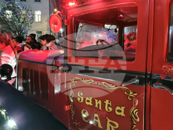 Трън - Дядо Коледа - посещение с ретроавтомобил