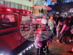 Трън - Дядо Коледа - посещение с ретроавтомобил