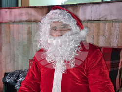 Трън - Дядо Коледа - посещение с ретроавтомобил