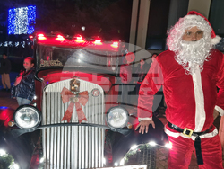 Трън - Дядо Коледа - посещение с ретроавтомобил
