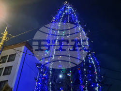 Трън - Дядо Коледа - посещение с ретроавтомобил